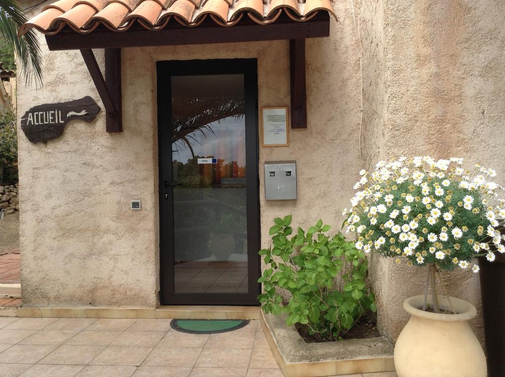 Bungalows Du Maquis Porto-Vecchio  Buitenkant foto